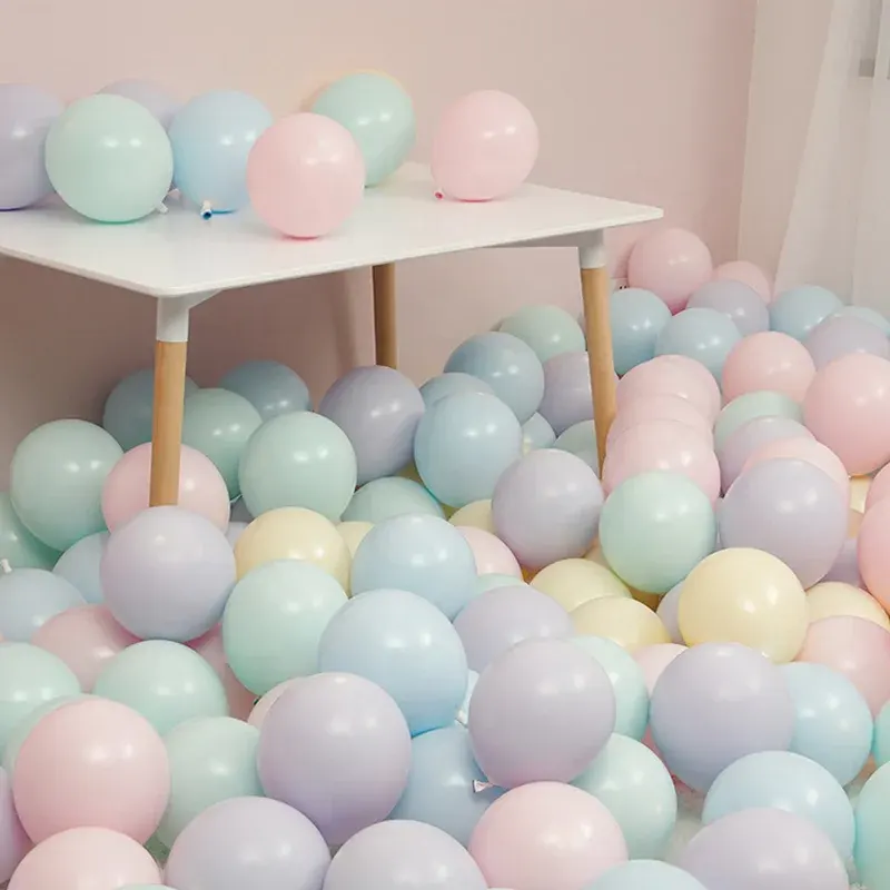 12 hazbeteko macaron globoak